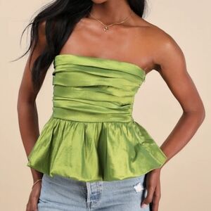 NWT- Lulu's Green Strapless Bubble Hem Top